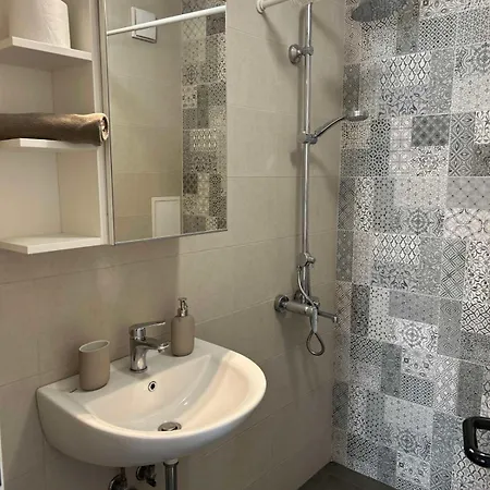 Διαμέρισμα Idea - Two Separate Bedrooms And Living
